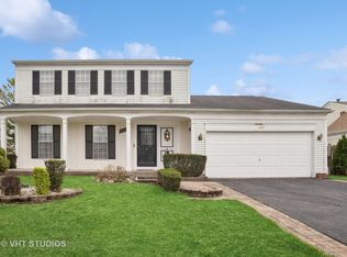 695 W Paddock Dr, Wheeling, IL 60090