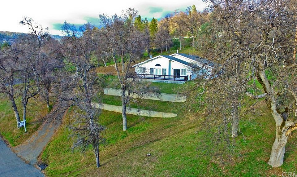 1st image of 42345 Maples Ln