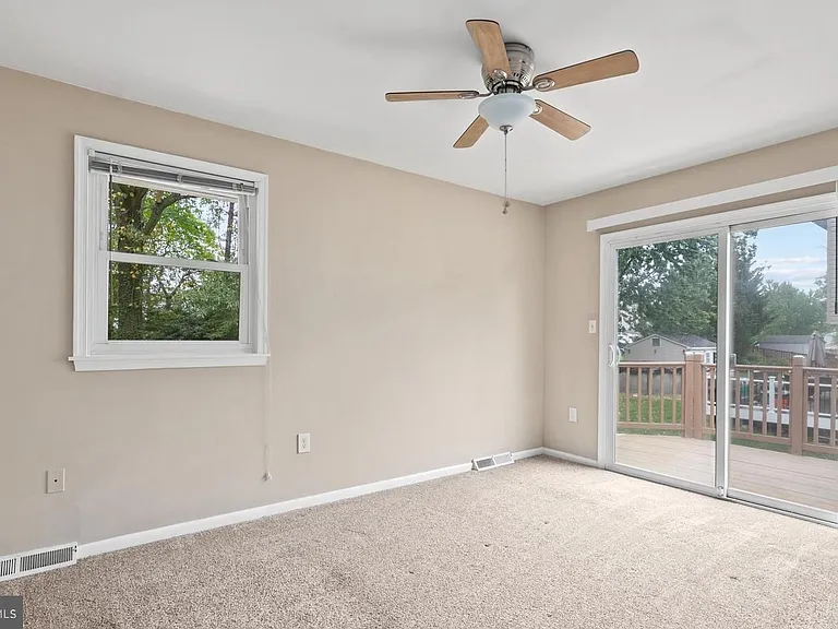 7660 Turnbrook Dr — Photo 10