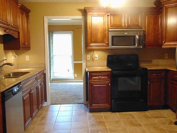 3rd image of 467 Bamburg Dr