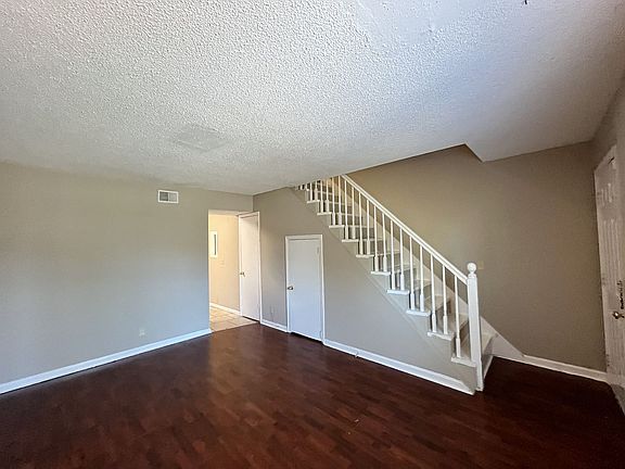 3rd image of 354 Ladybird Dr