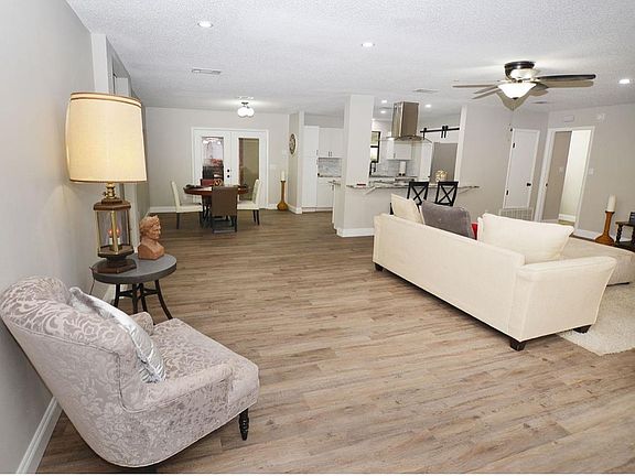 5th image of 5827 Somerset Dr