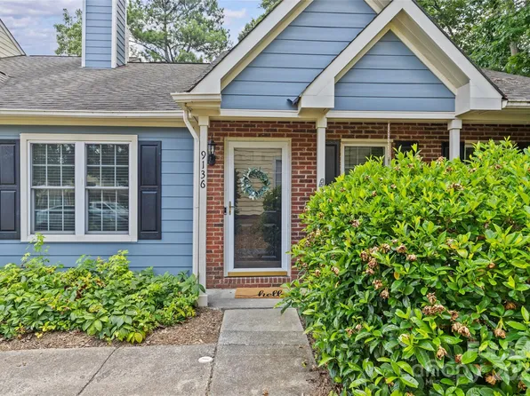 9136 Four Mile Creek Rd, Charlotte, NC 28277