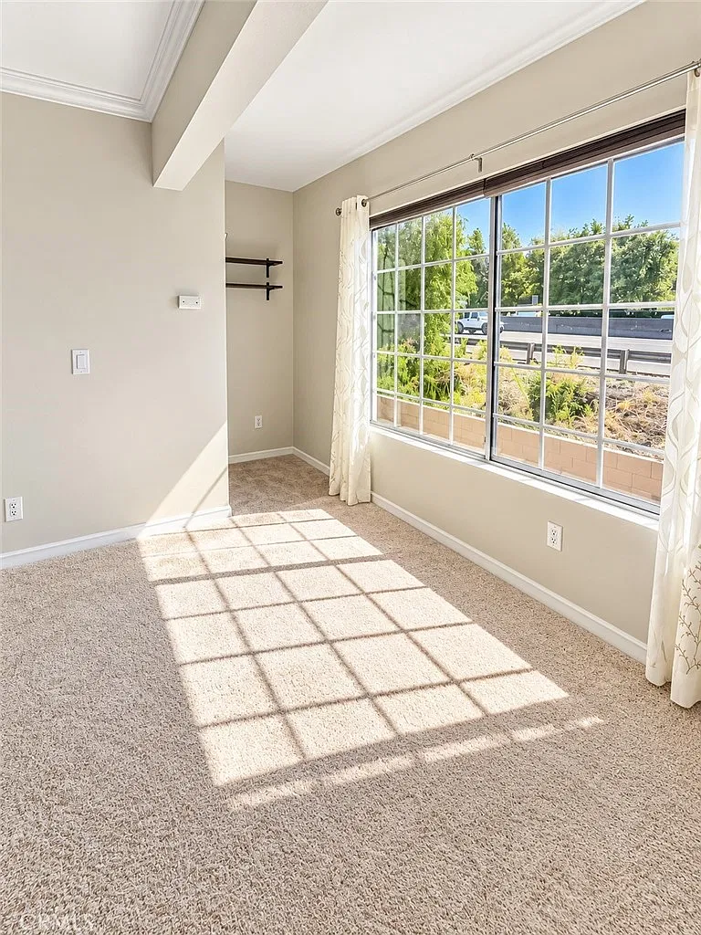 2 bed, 1000 sqft, $3,200 — Photo 1