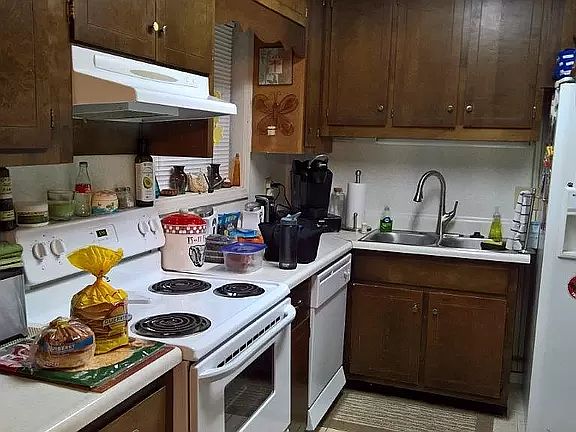 4th image of 360 Winding River Dr