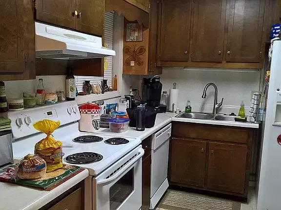 360 Winding River Dr — Photo 4