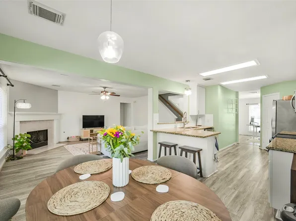 38 Tallow Hill Pl, Spring, TX 77382
