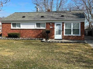 26548 Arlington St, Roseville, MI 48066