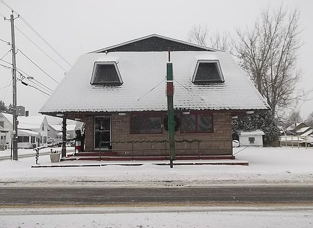 1st image of 598 E Main St