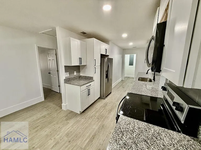 204 N Palm St — Photo 25
