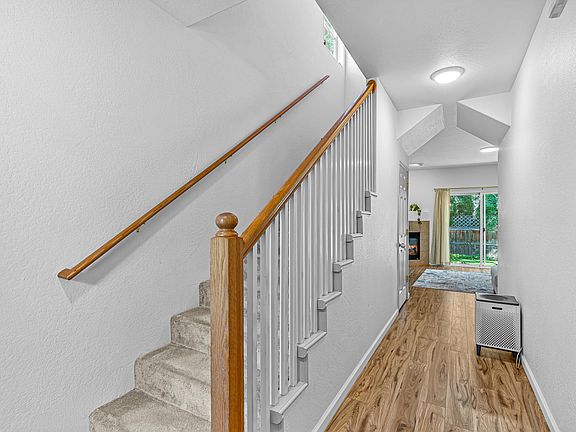 5th image of 2627 Parkwood Village Ln