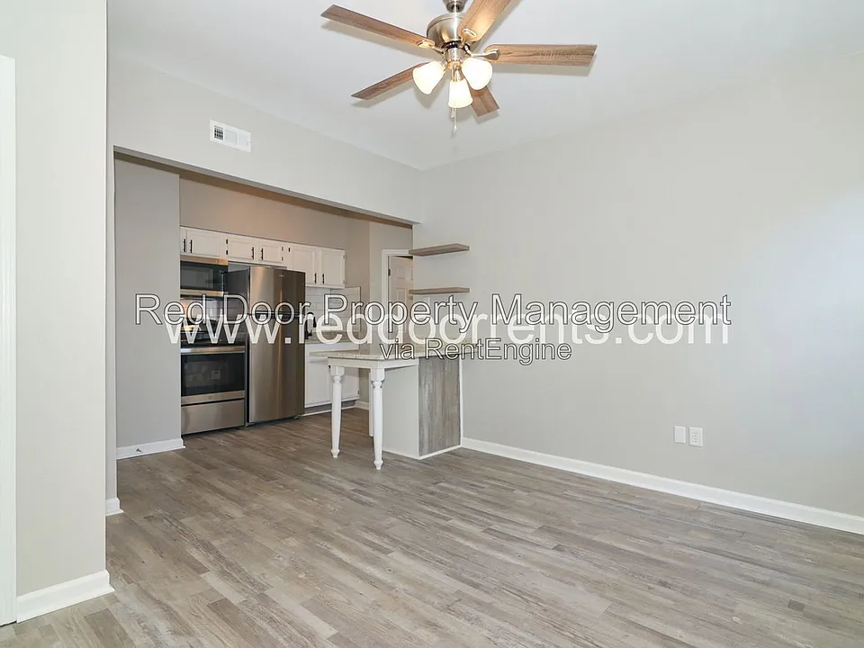 1337 E Market St #9