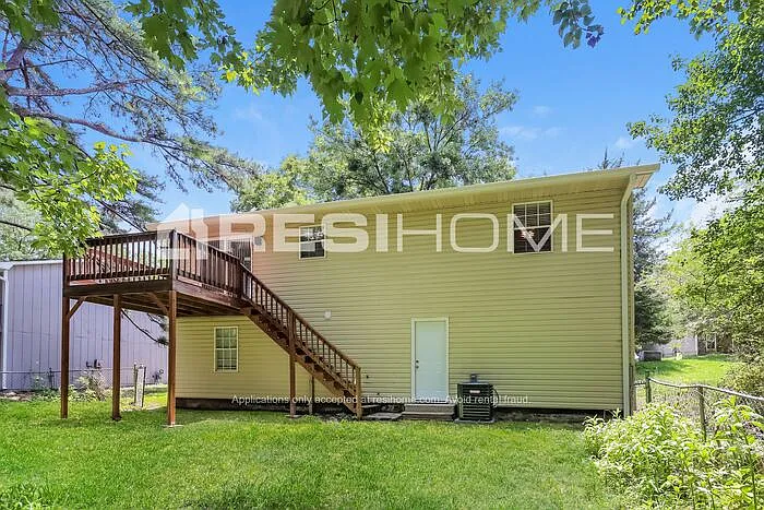 403 River Chase Dr — Photo 16