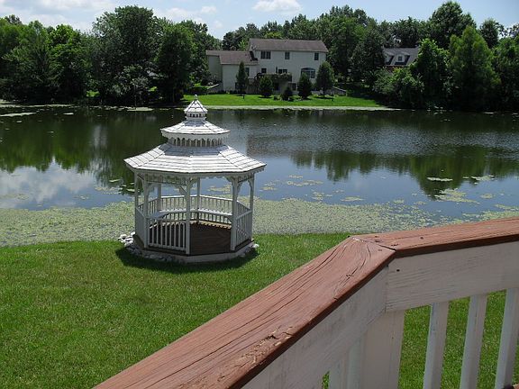 4th image of 521 Deer Lake Dr W