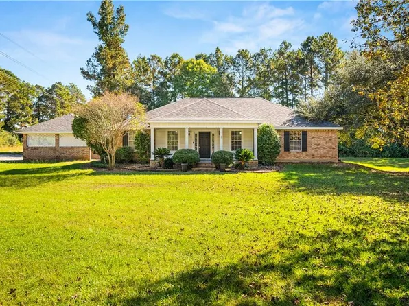 370 Kings Dr, Pineville, LA 71360