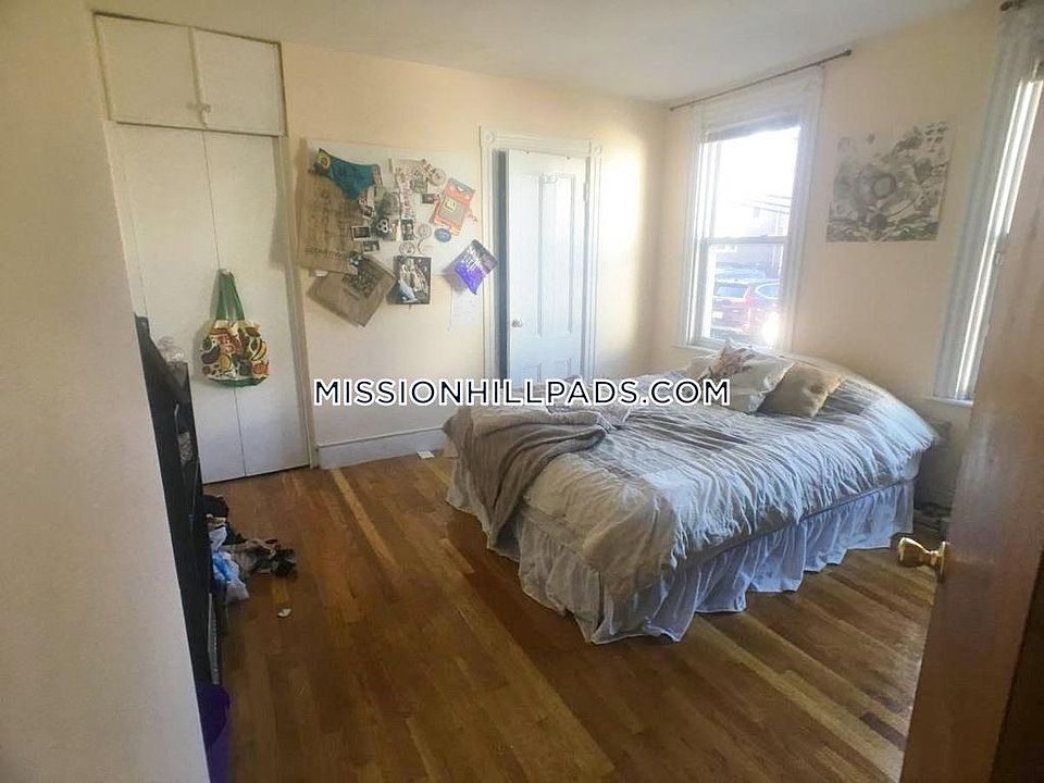 2nd image of 205 Hillside St #2G