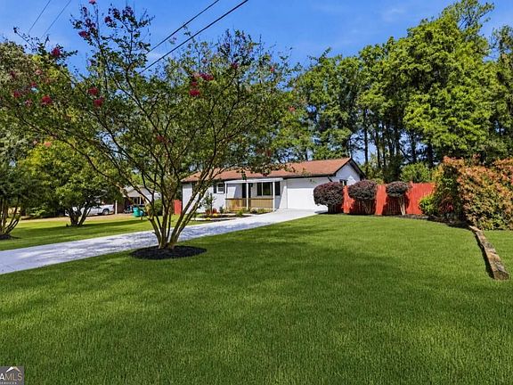 3rd image of 3660 Goodwin Rd