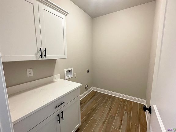 4th image of 8772 Windlake Dr