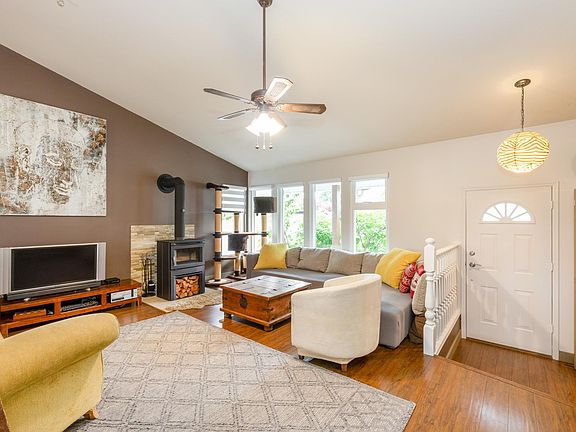 3rd image of 12193 Makinson St