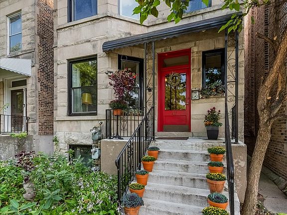 2nd image of 47 Chicago Ave