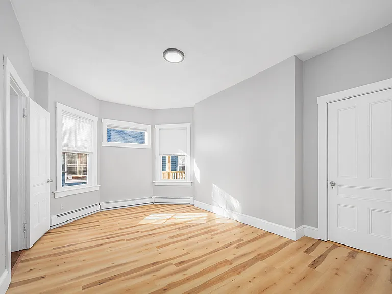 200 Lexington Ave #2 — Photo 4