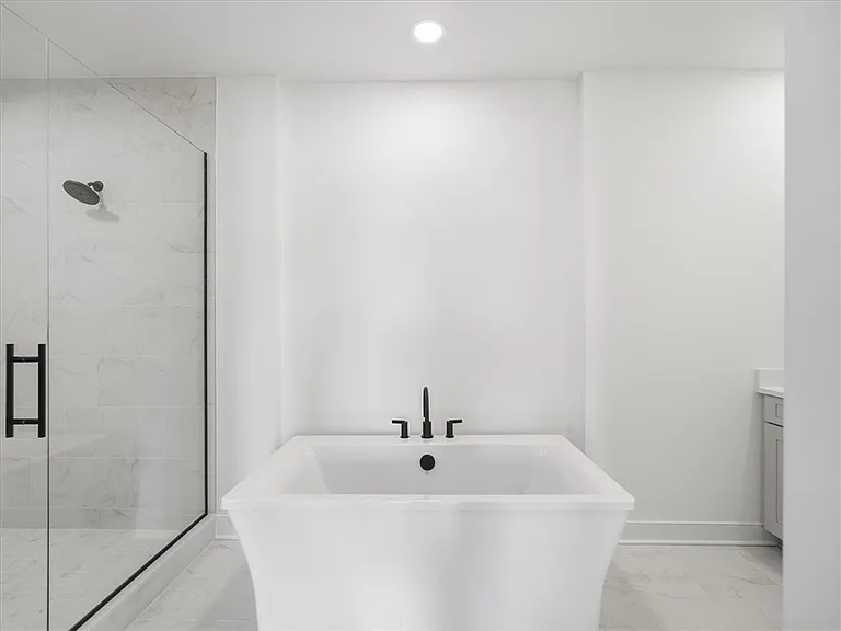 302 Highbridge Ln — Photo 18