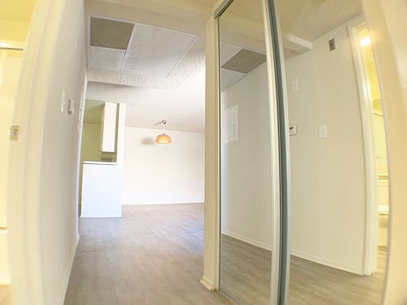 4th image of 3745 Glendon Ave #105A