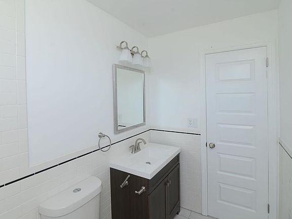 2nd image of 407 Drew Ln