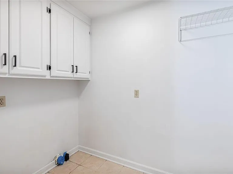 1433 Williams Cir — Photo 21
