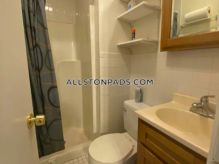 21 Park Vale Ave — Photo 5