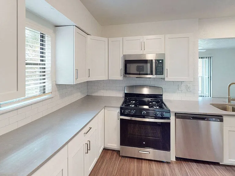 Green Ridge Apartments — Photo 59