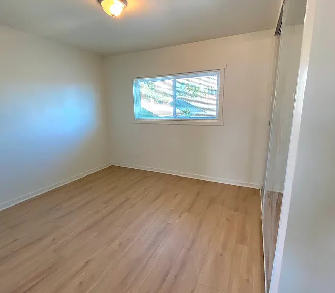 511 W Foothill Blvd #C — Photo 8