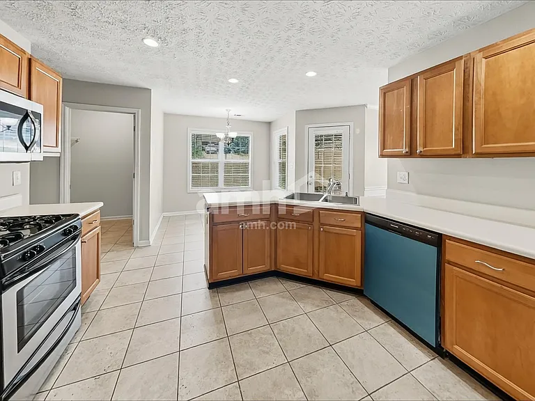 840 James Ridge Dr — Photo 4