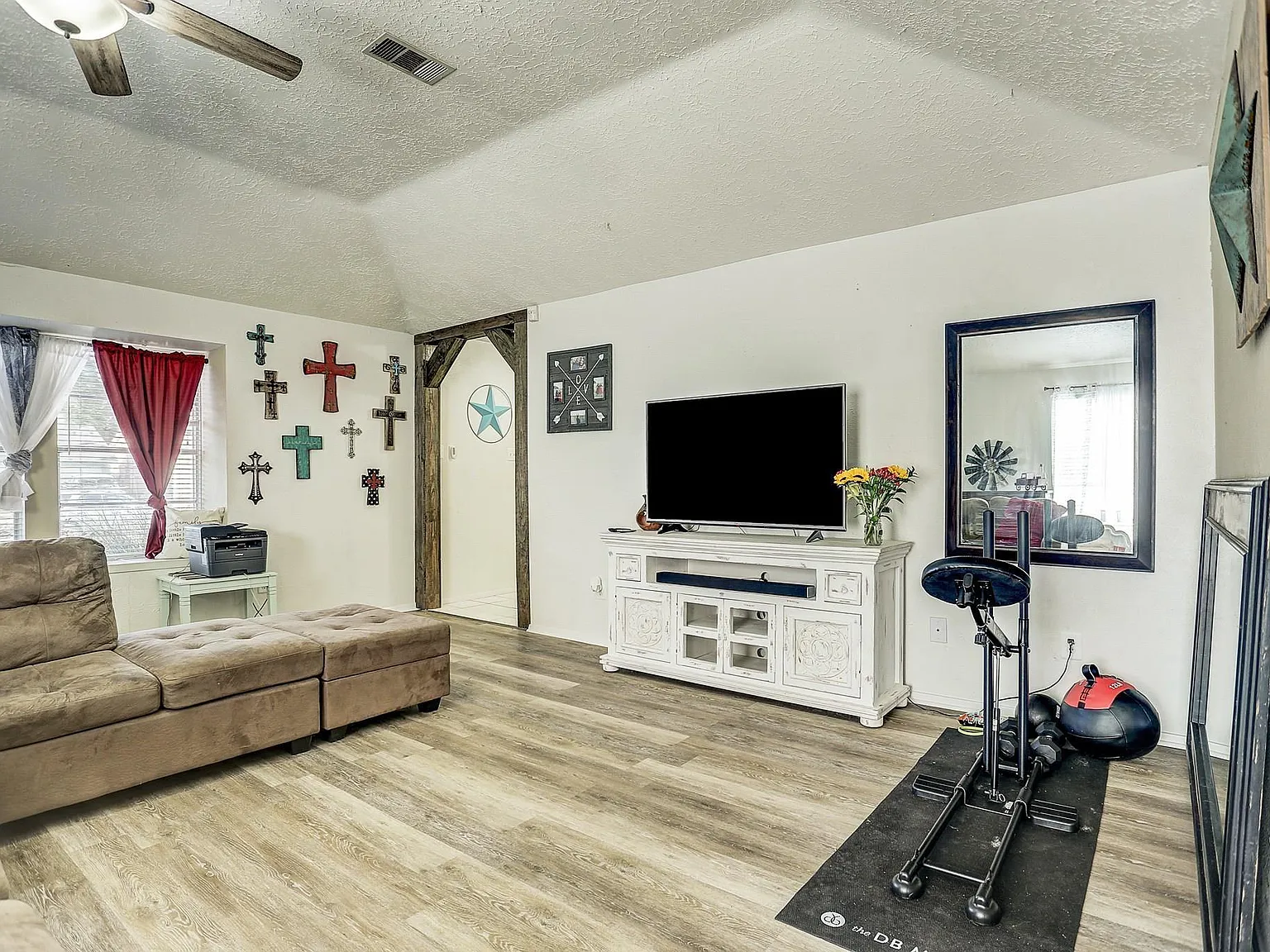 3 bed, 2.0 bath, 1364 sqft, $1,795 — Photo 4