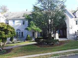 51 Takolusa Dr, Holmdel, NJ 07733