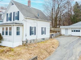 11 Pleasant St, Clinton, MA 01510