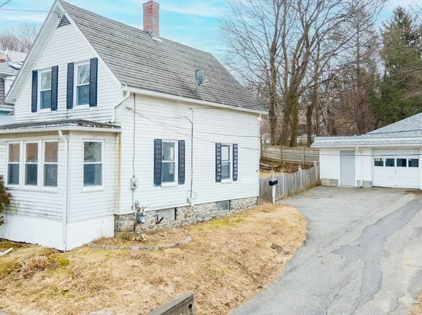 11 Pleasant St, Clinton, MA 01510