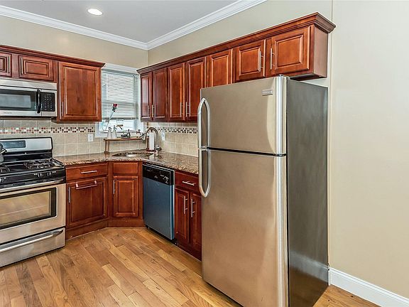4th image of 10447 Atlantic Ave