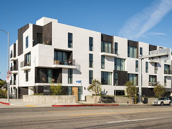 2nd image of 4971 S Centinela Ave #0B-1Ba