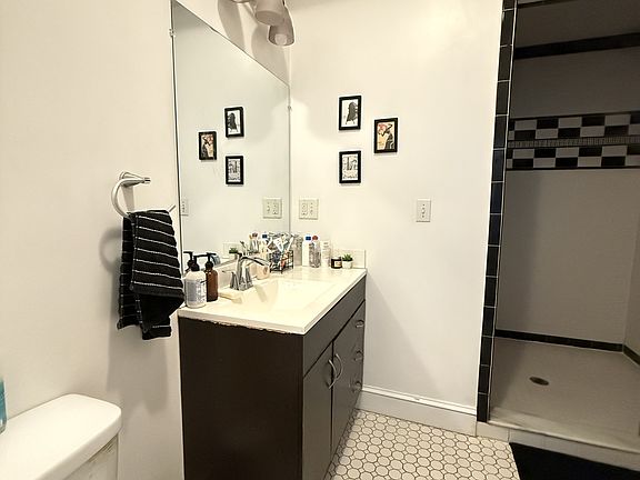 5th image of 140 Sutherland Rd #3