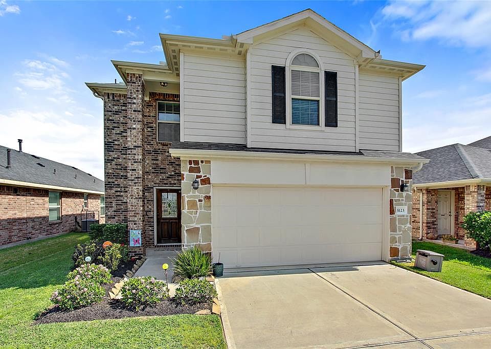 1st image of 5123 Lagoon Ct