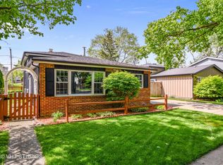 453 Geneva Rd, Glen Ellyn, IL 60137