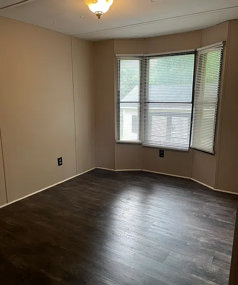 1538 Anderson Rd S — Photo 4