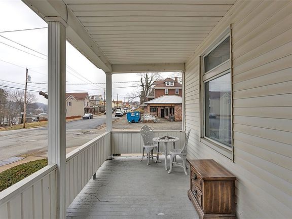3rd image of 422 N 3rd St