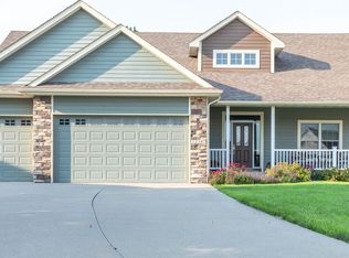 12307 Twana Dr, Urbandale, IA 50323
