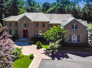 21 Balsar Ct, Muttontown, NY 11791