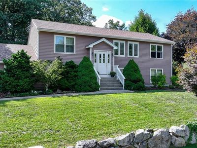 2 Robert Cir, Johnston, RI, 02919