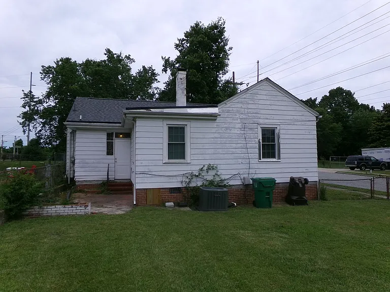 1408 E Martin Luther King Jr Dr — Photo 5