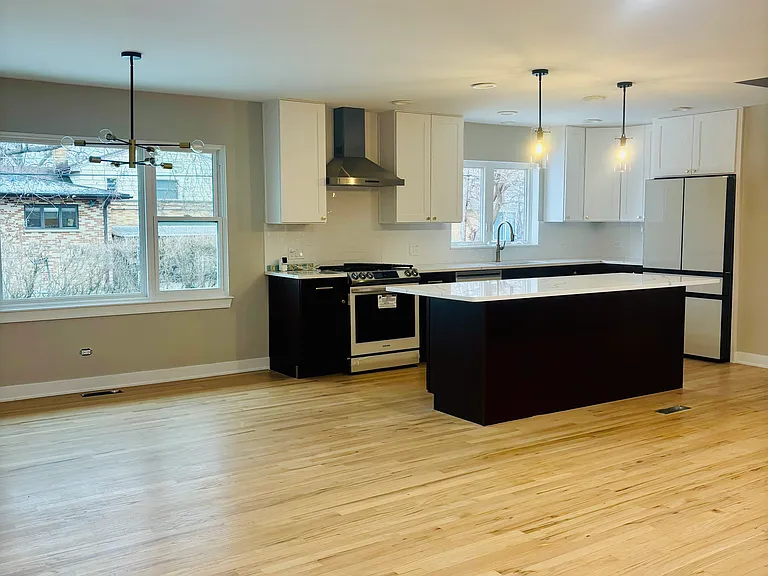 1601 N 9th Ave — Photo 3