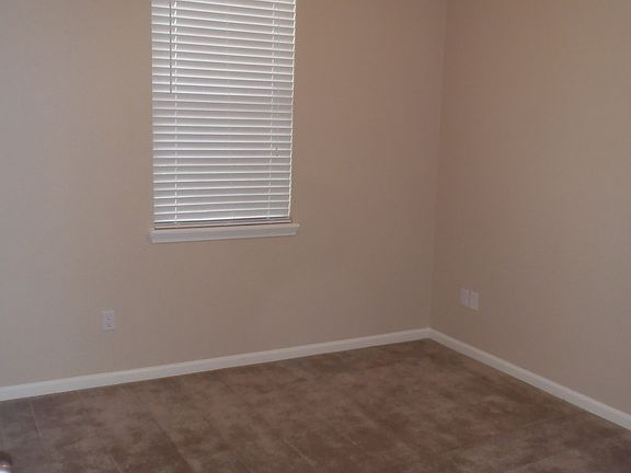 4th image of 417 Paisley Pl